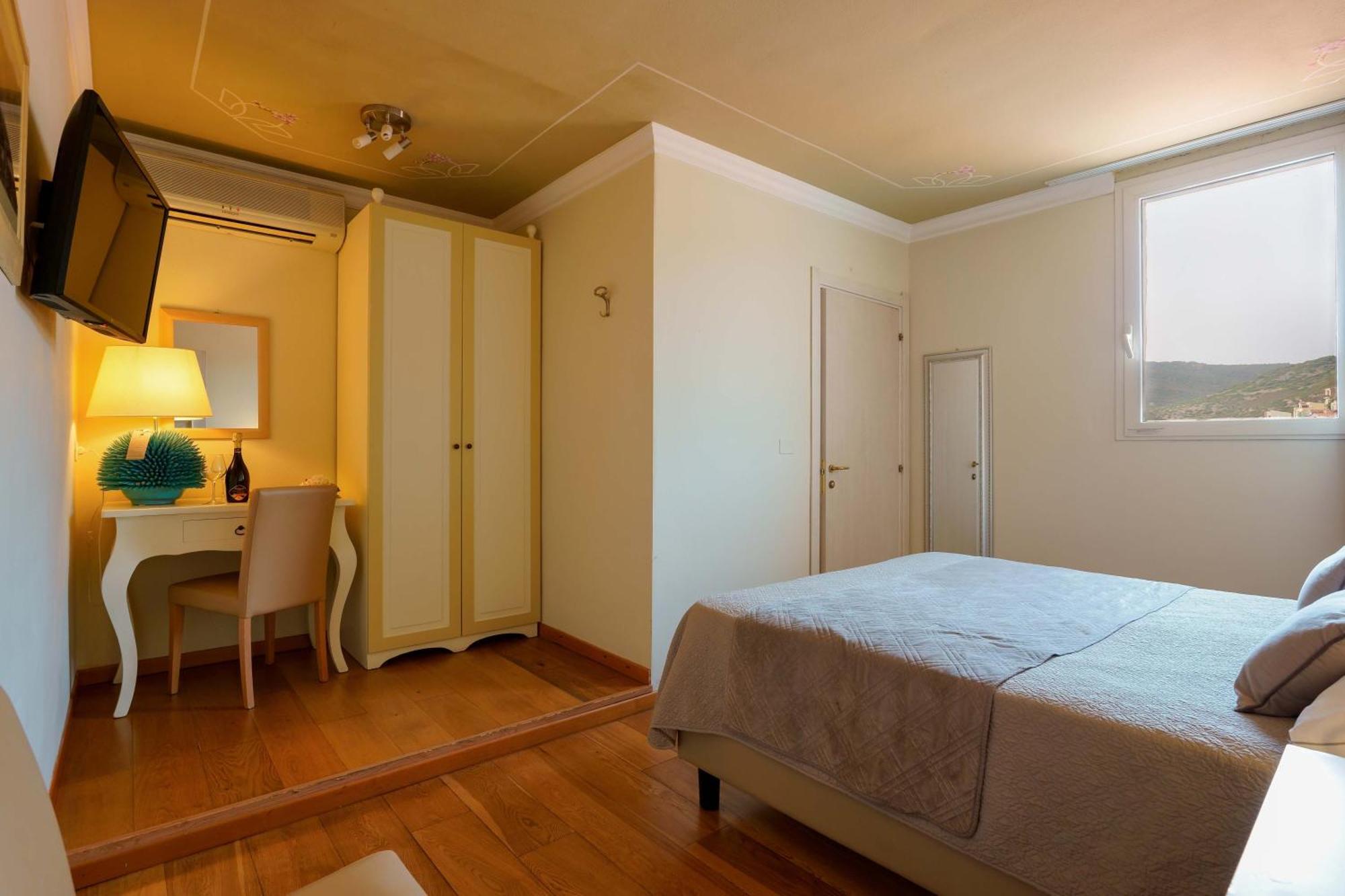 Palazzo Pischedda Hotel Bosa Szoba fotó