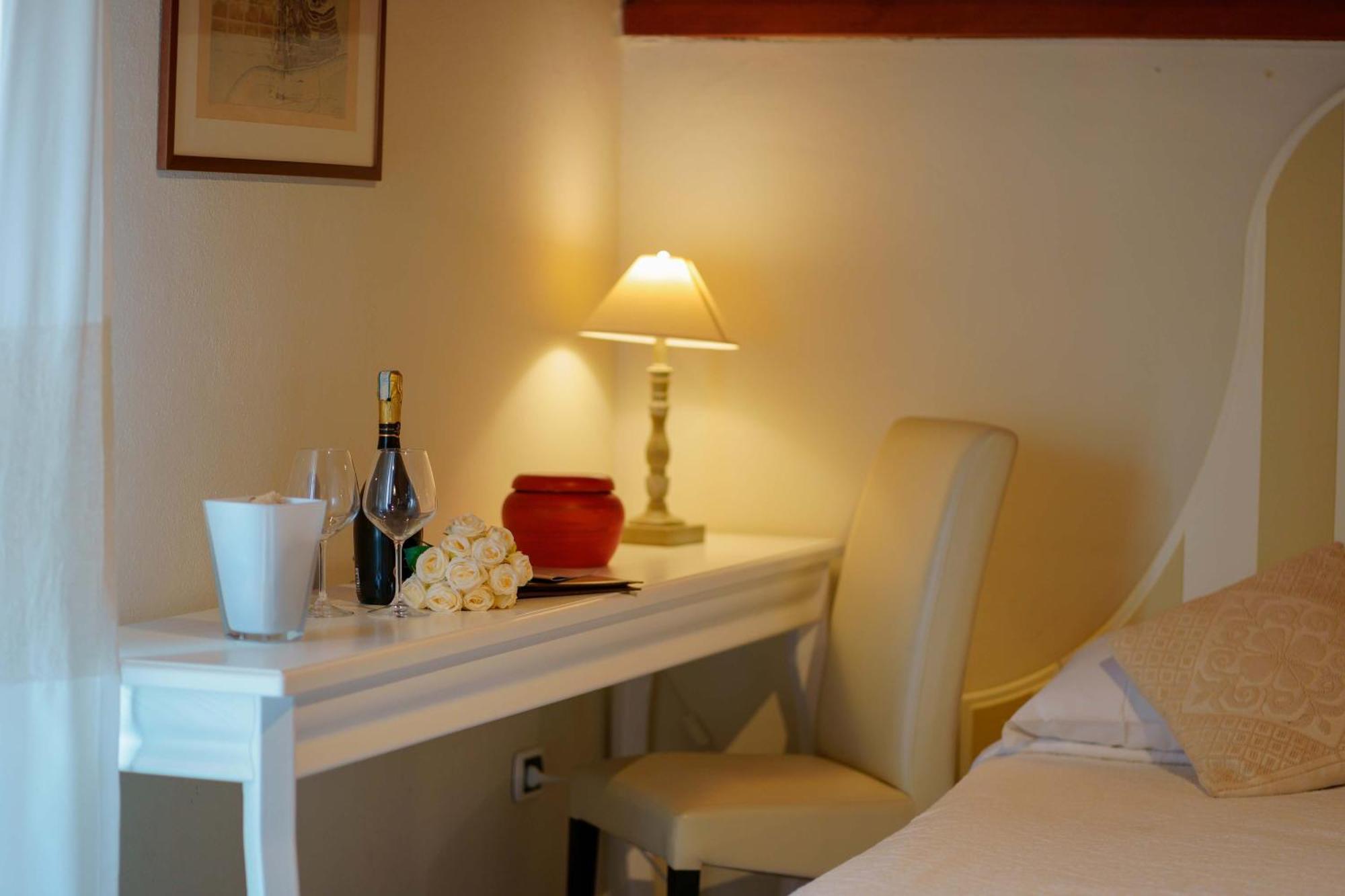 Palazzo Pischedda Hotel Bosa Szoba fotó